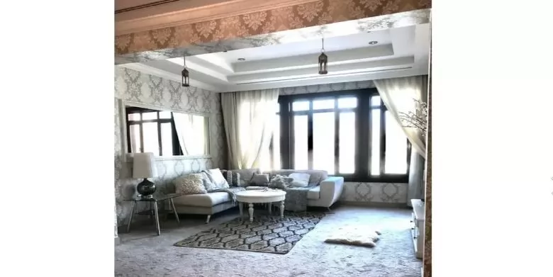 Residential Ready Property 1 Bedroom F/F Townhouse  for rent in The-Pearl-Qatar , Doha-Qatar #10502 - 1  image 